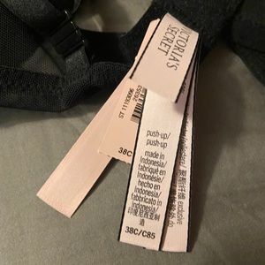 VS bra, 38C. New with tags.